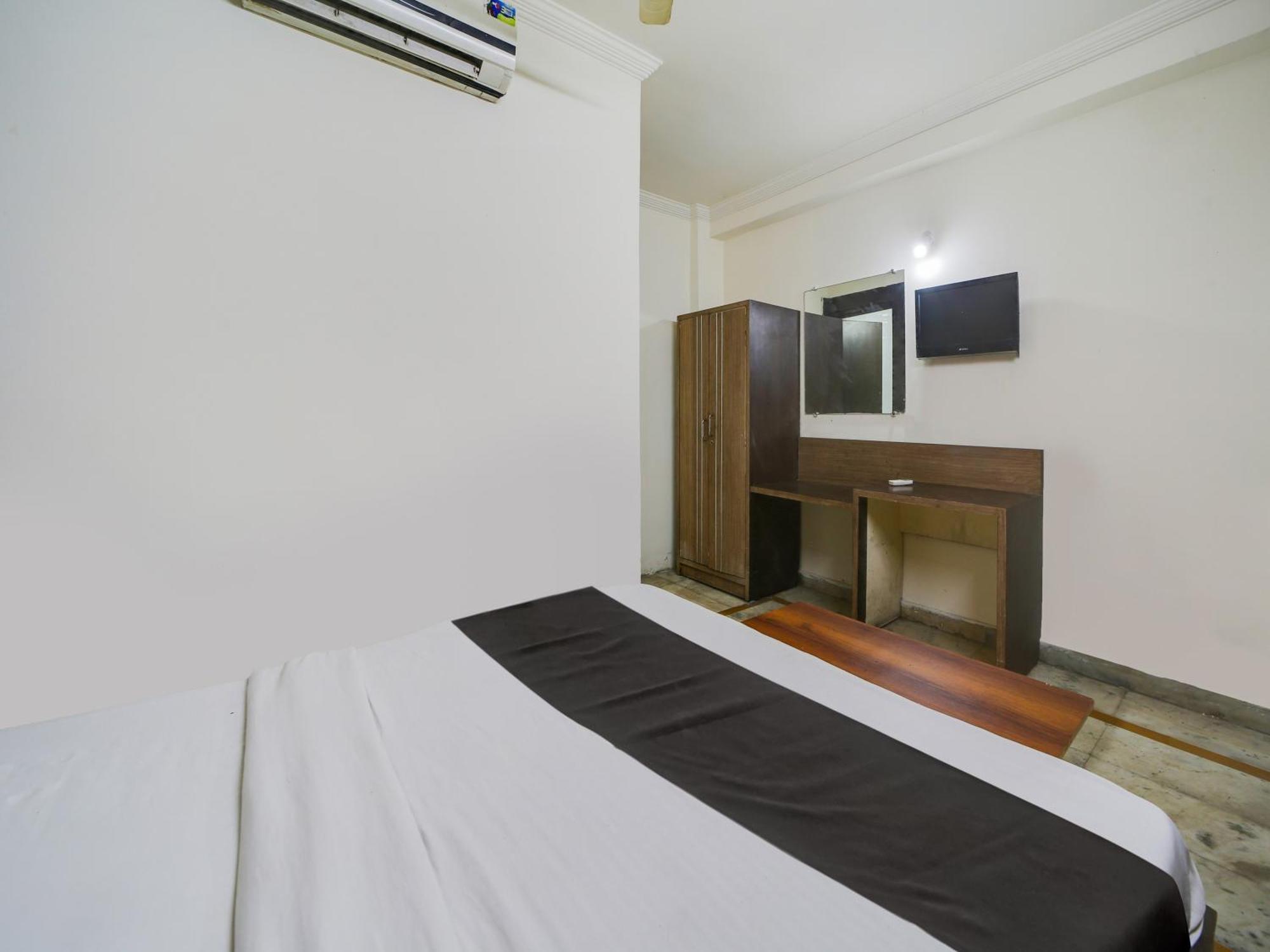Super Hotel O The Surbhi Bhopal Exteriör bild