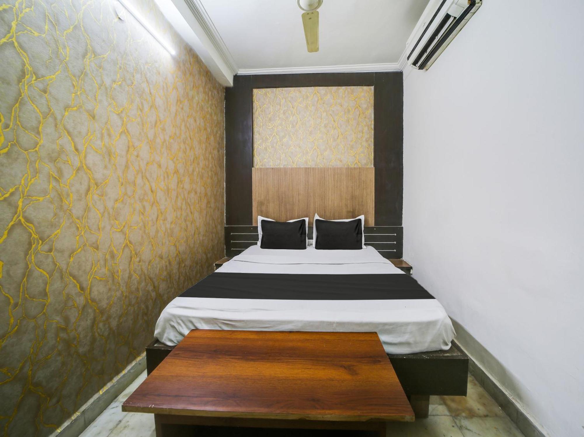 Super Hotel O The Surbhi Bhopal Exteriör bild